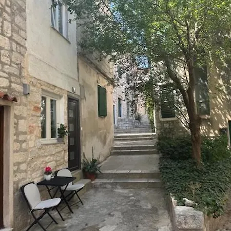 Royal Apartman *